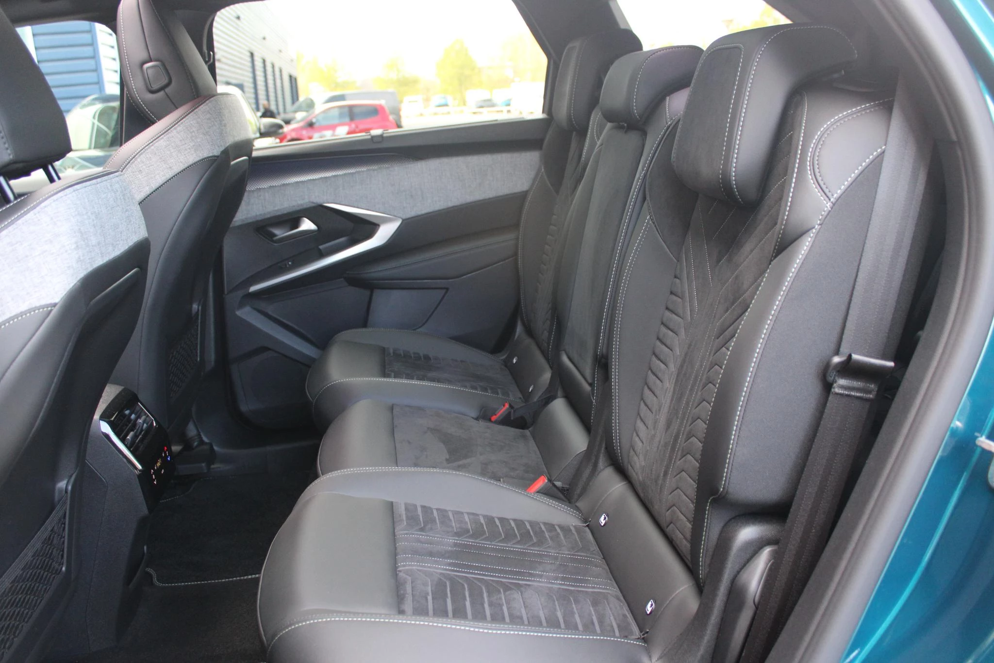 Hoofdafbeelding Peugeot e-5008