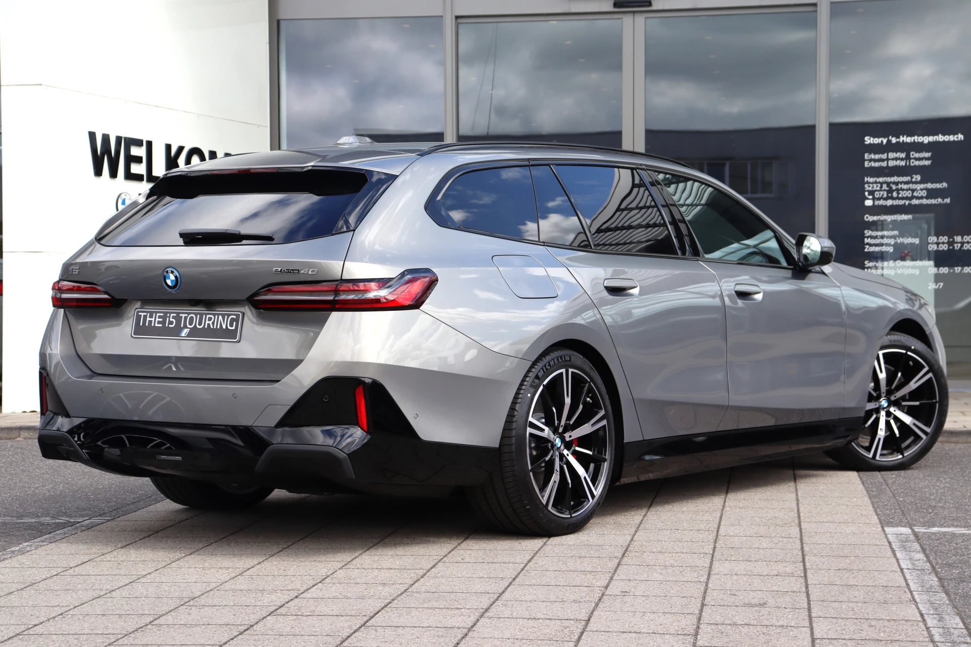 Hoofdafbeelding BMW i5