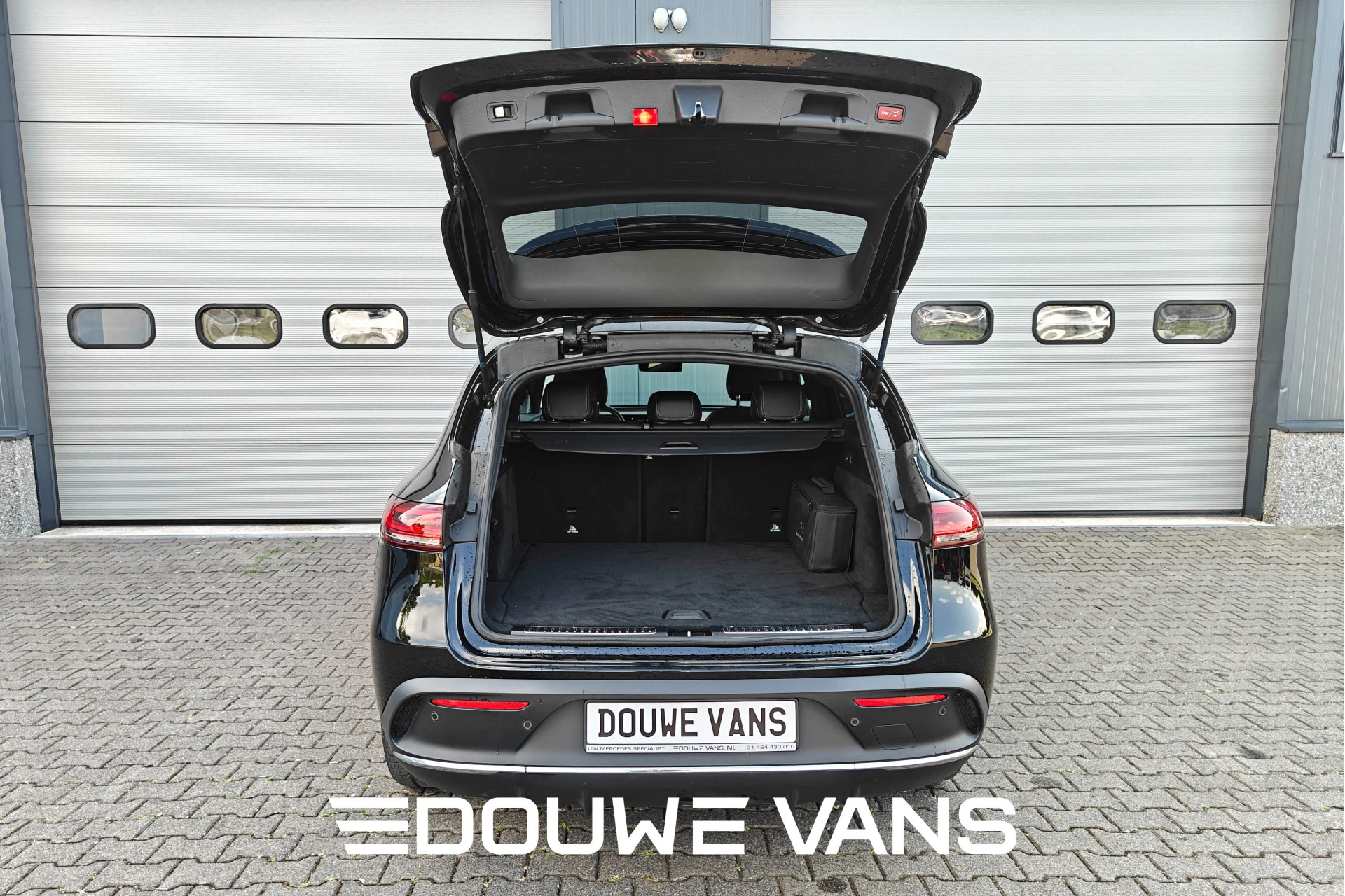 Hoofdafbeelding Mercedes-Benz EQC