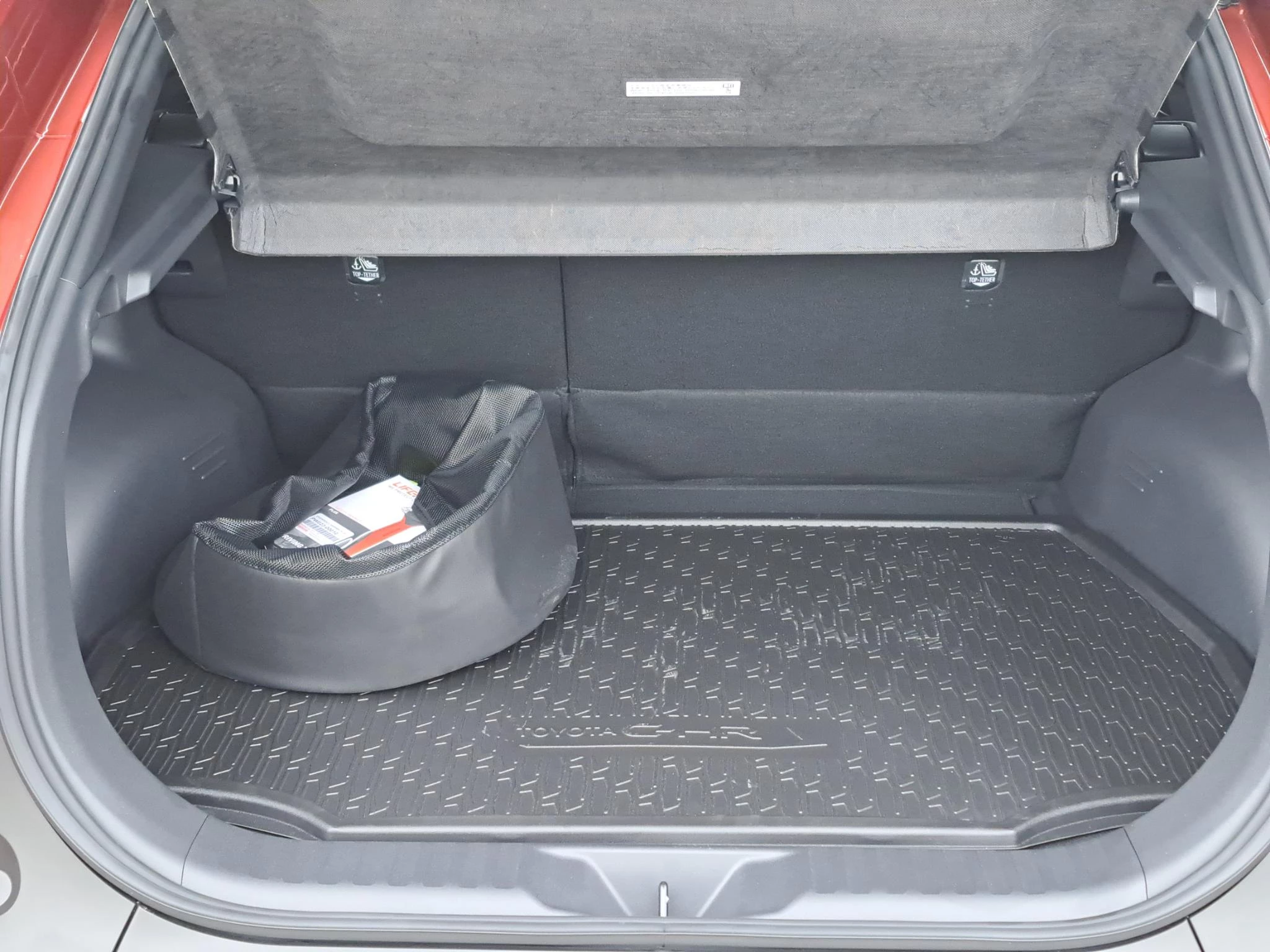 Hoofdafbeelding Toyota C-HR+