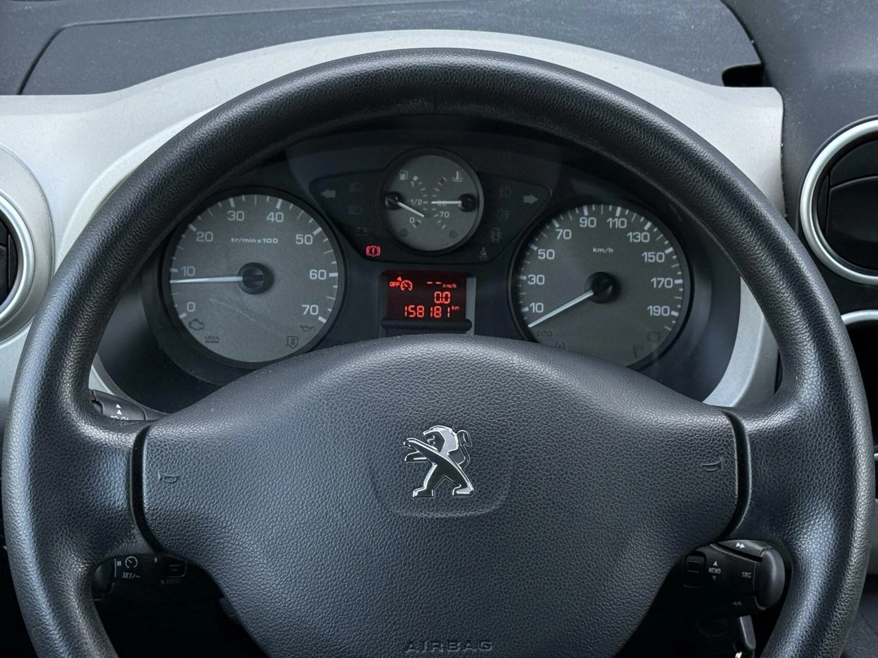 Hoofdafbeelding Peugeot Partner