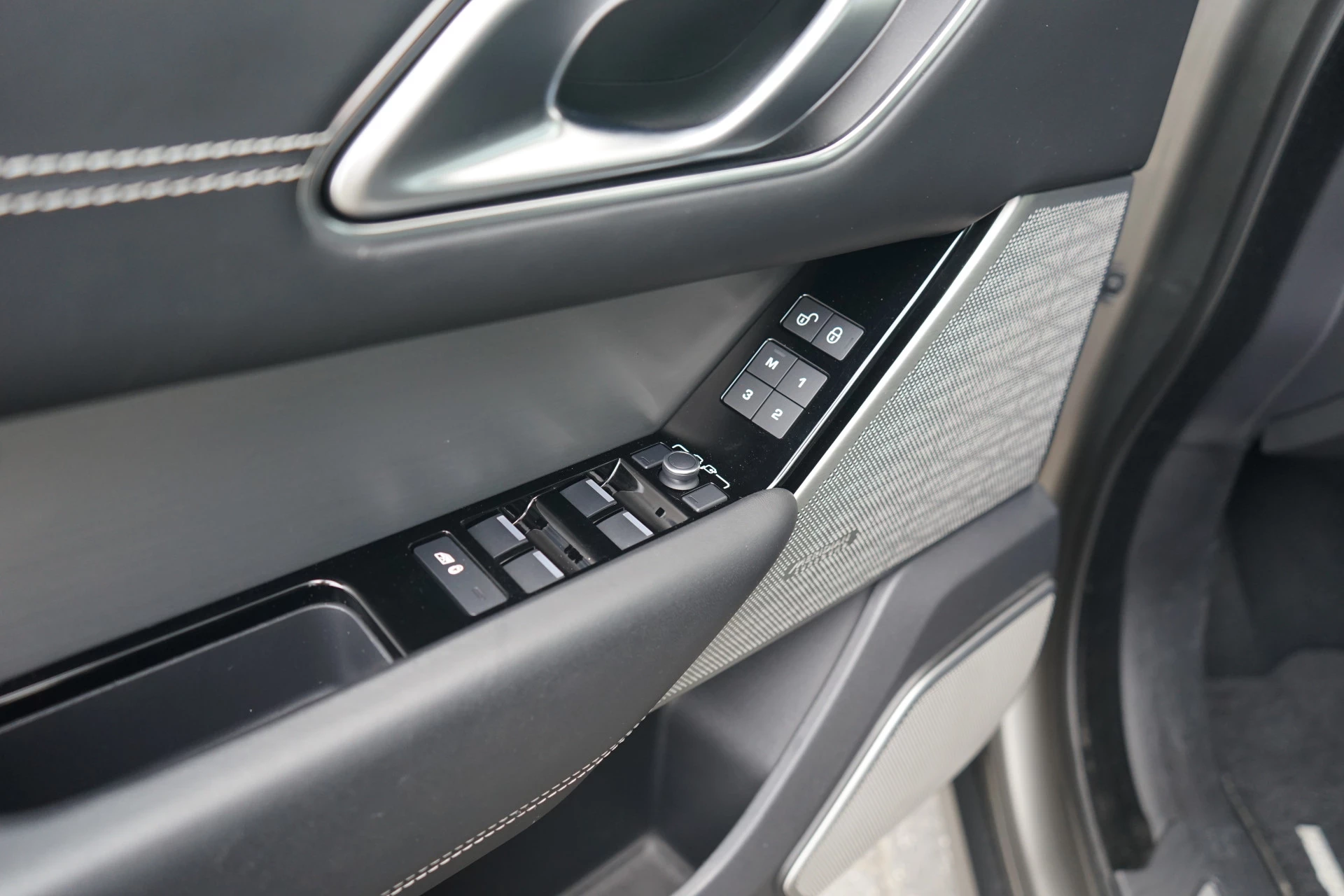 Hoofdafbeelding Land Rover Range Rover Velar