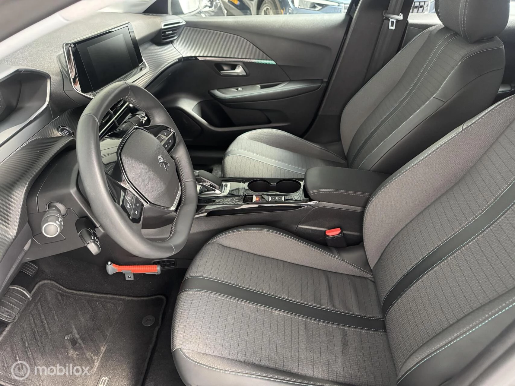 Hoofdafbeelding Peugeot e-208