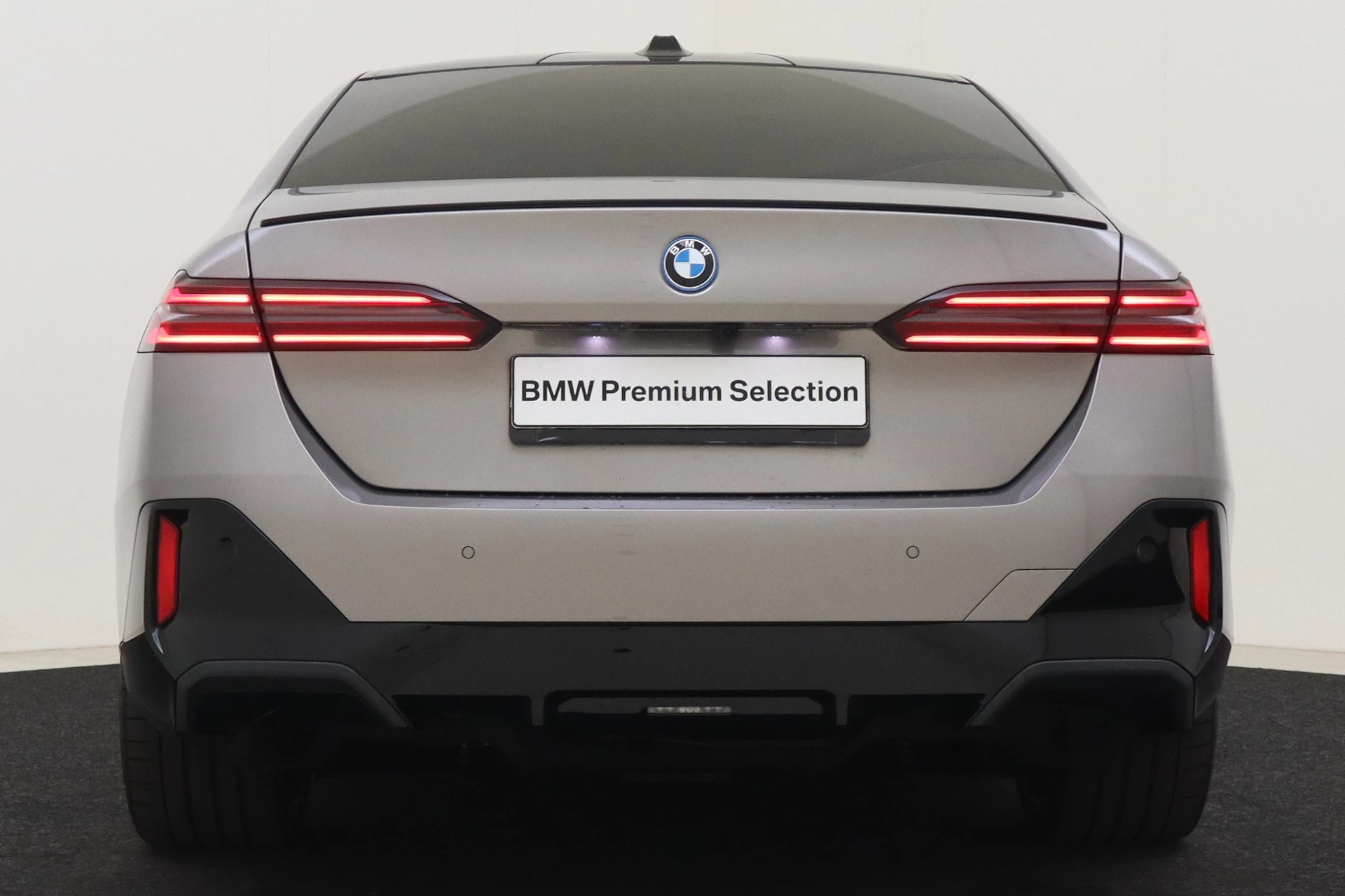 Hoofdafbeelding BMW i5
