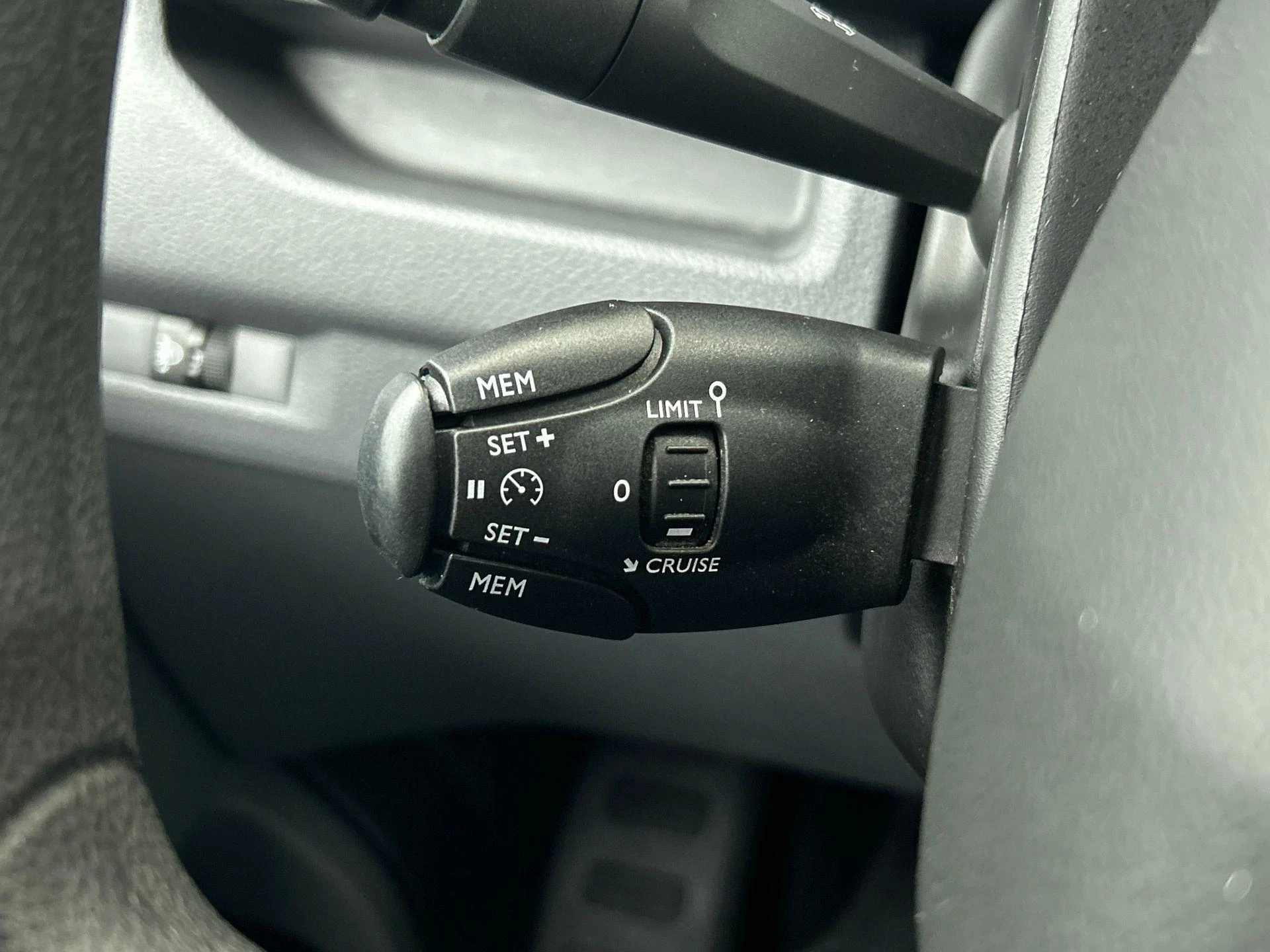 Hoofdafbeelding Peugeot e-Expert