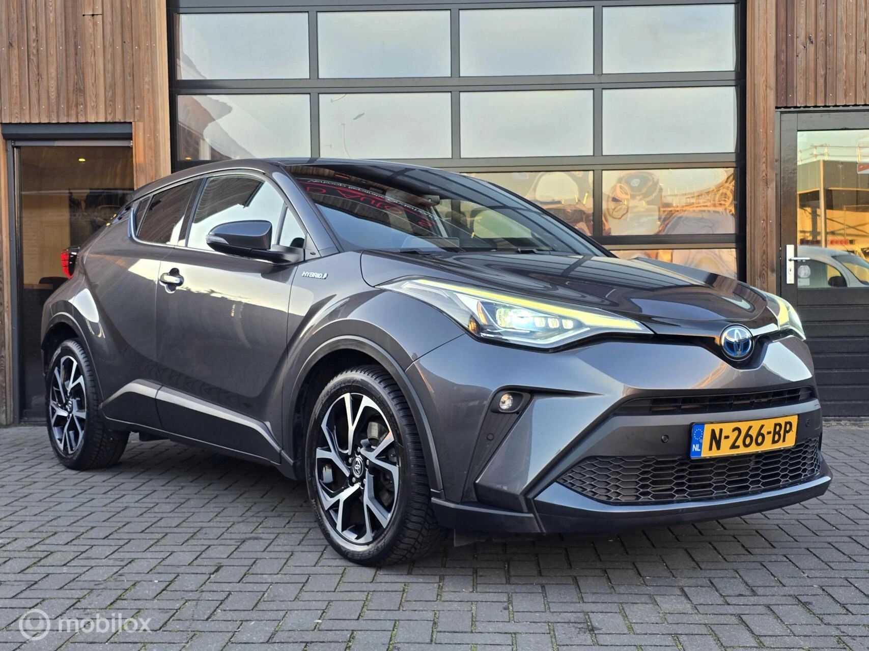Hoofdafbeelding Toyota C-HR