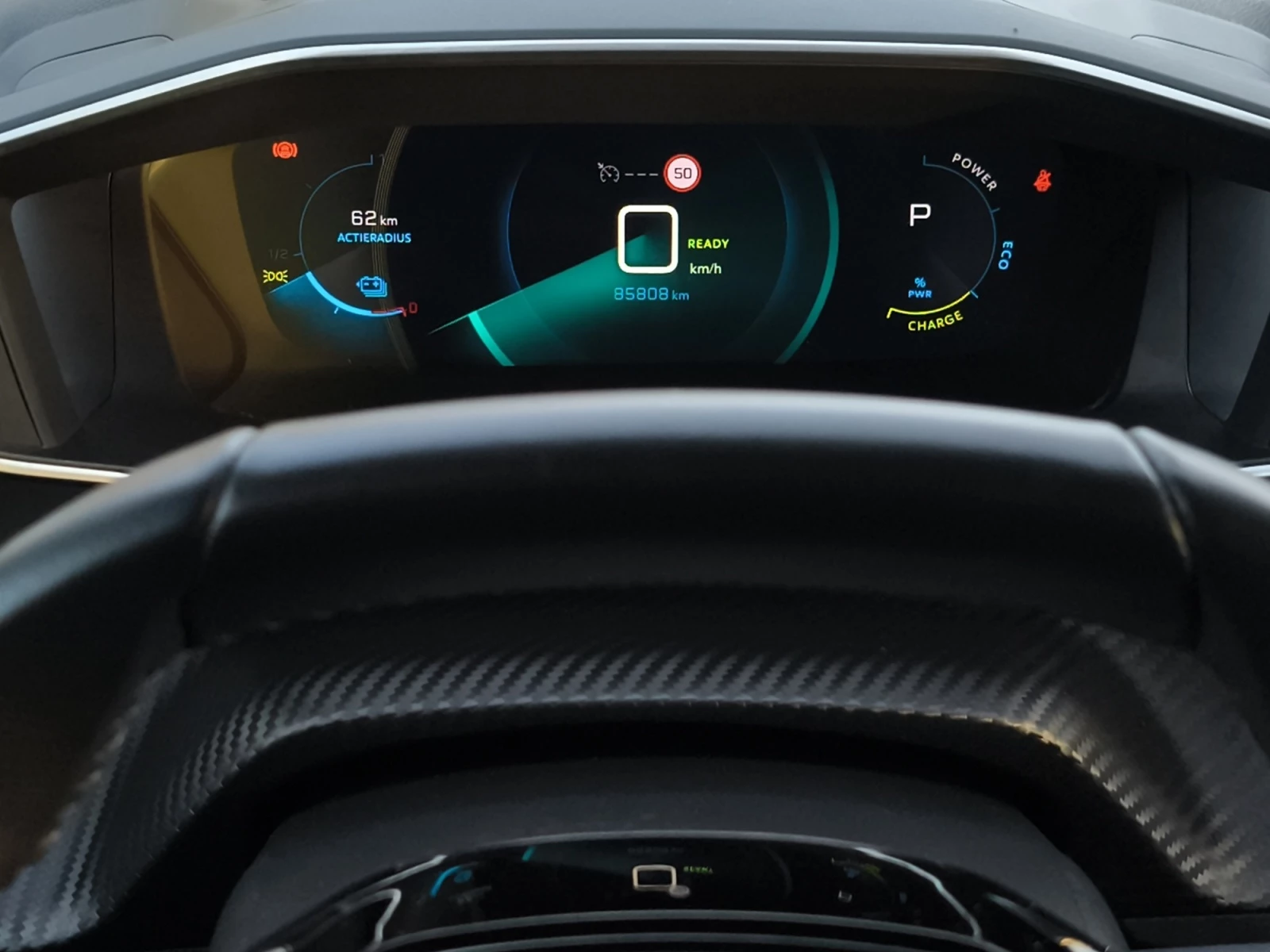 Hoofdafbeelding Peugeot e-2008