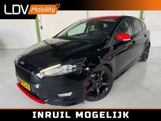 Ford Focus ST-line 182PK / Red Edition / PDC / Dubbele uitlaatsysteem / Stoelverwarming / Prijs all-in.