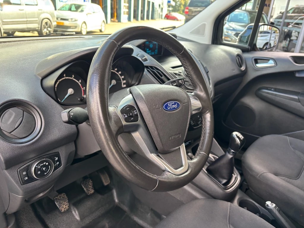 Hoofdafbeelding Ford Transit Courier