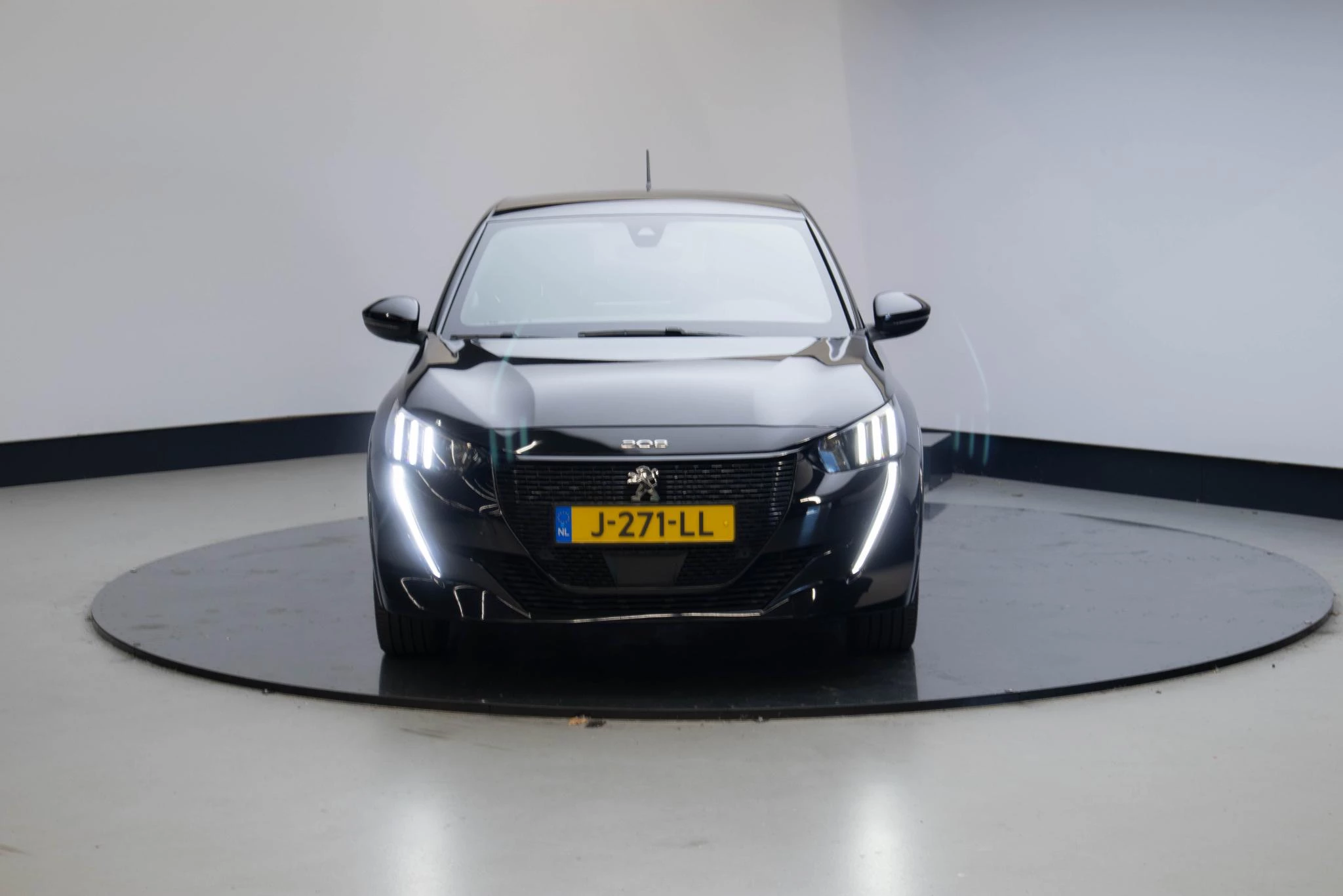 Hoofdafbeelding Peugeot e-208