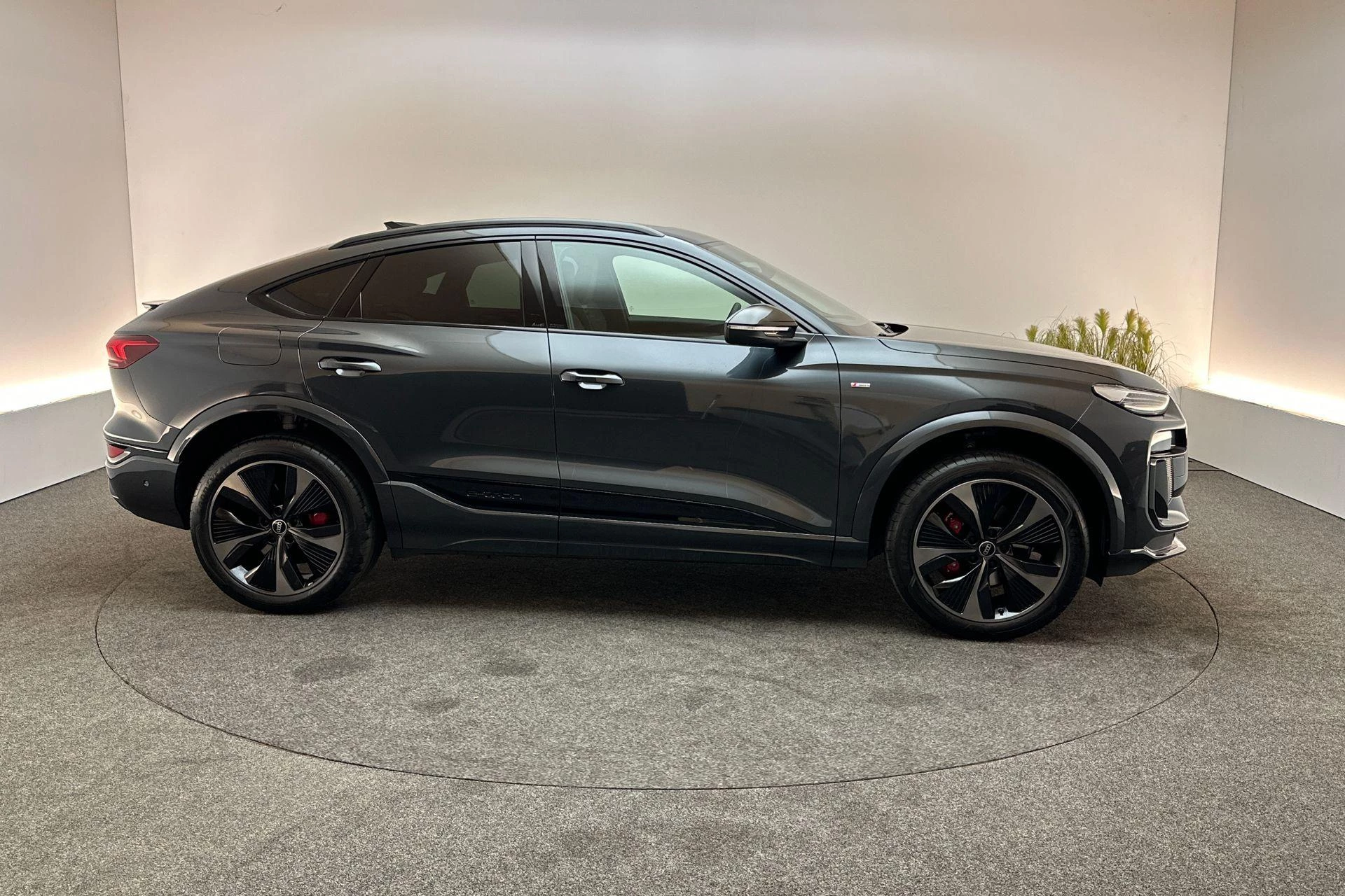 Hoofdafbeelding Audi Q6 e-tron