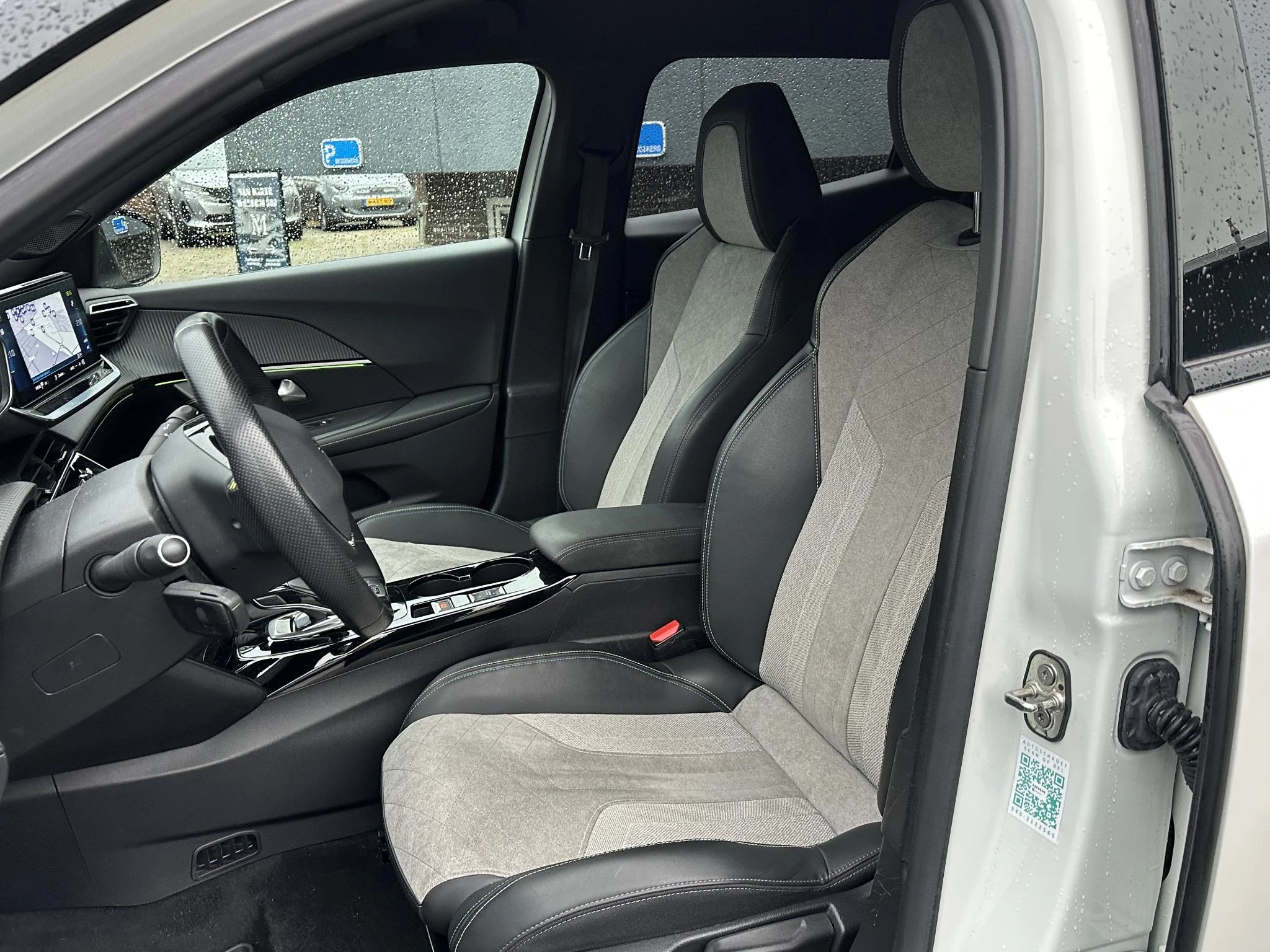 Hoofdafbeelding Peugeot e-2008