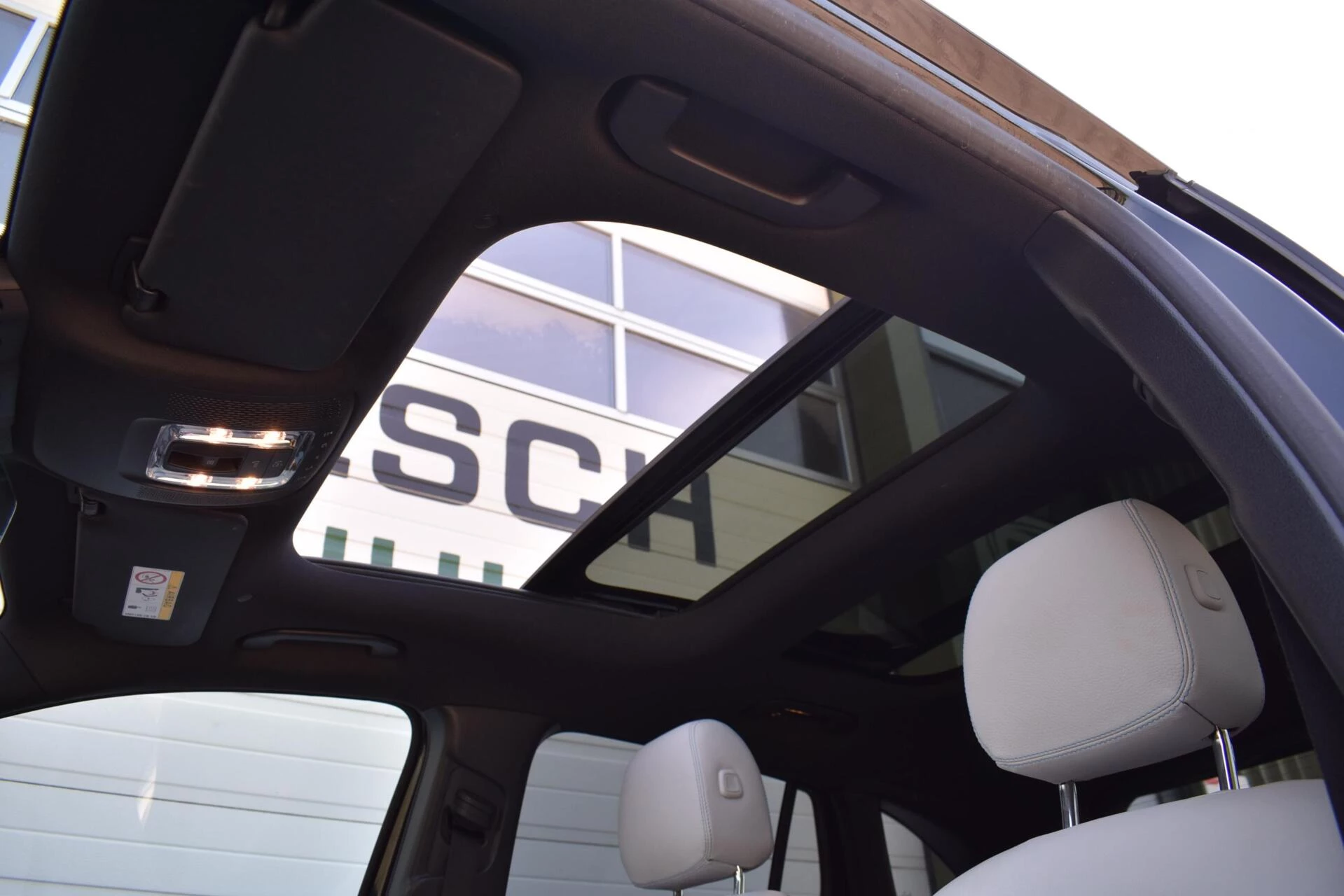 Hoofdafbeelding Mercedes-Benz EQA