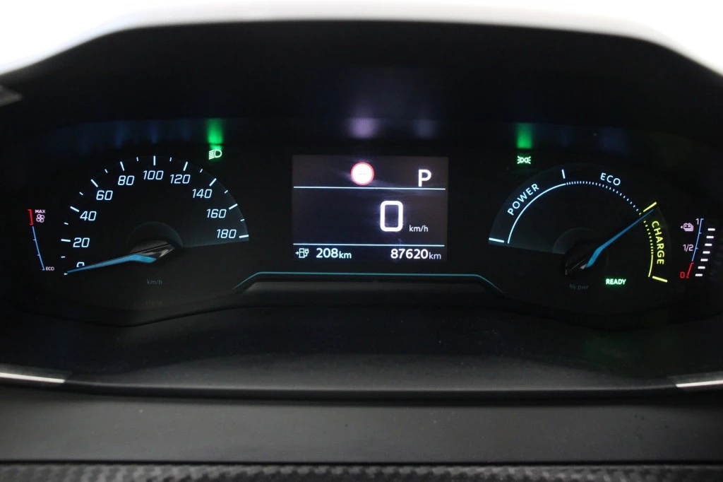 Hoofdafbeelding Peugeot e-2008