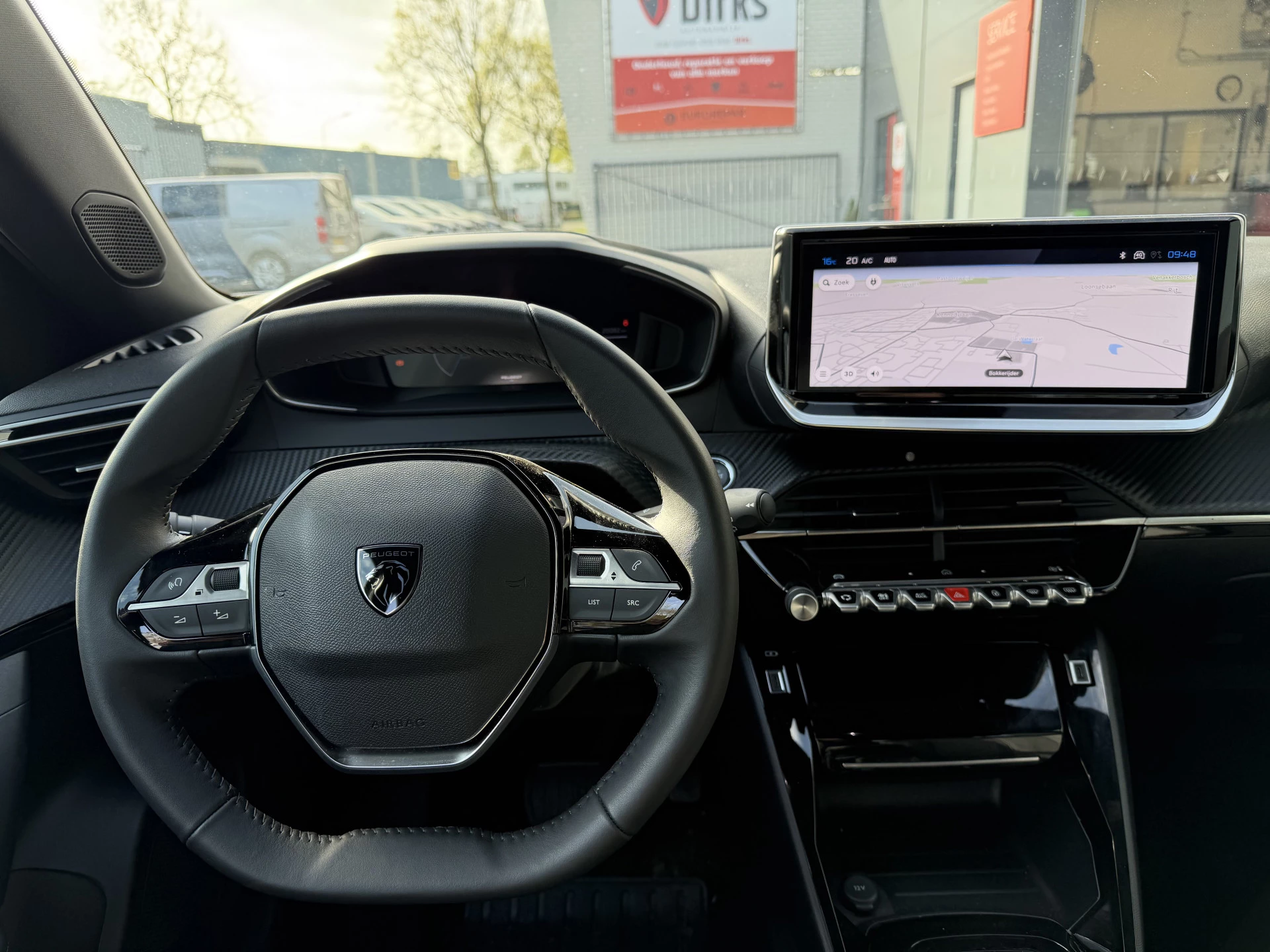 Hoofdafbeelding Peugeot e-2008