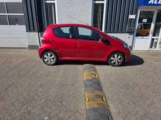 Toyota Aygo 1.0-12V ASPIR. RED