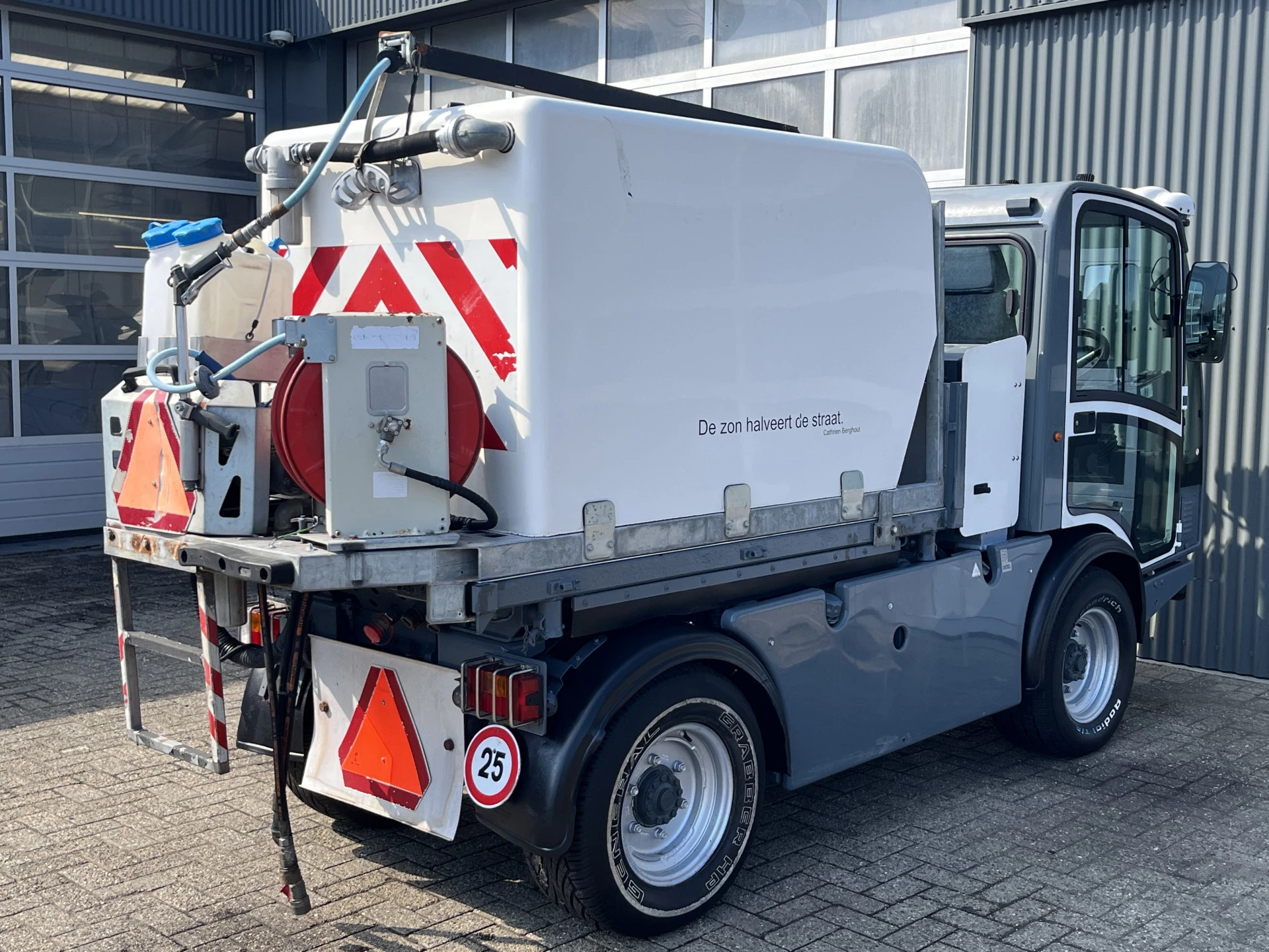 Hoofdafbeelding boschung P4T Werktuigdrager