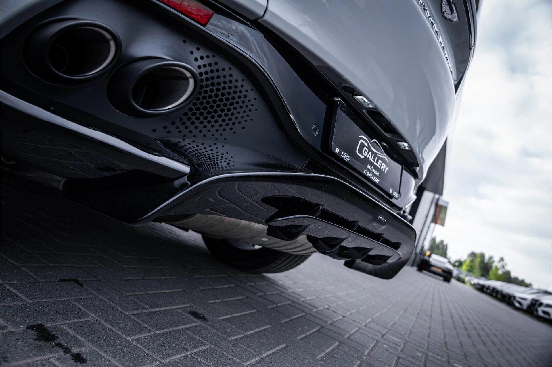 Hoofdafbeelding Aston Martin DBX