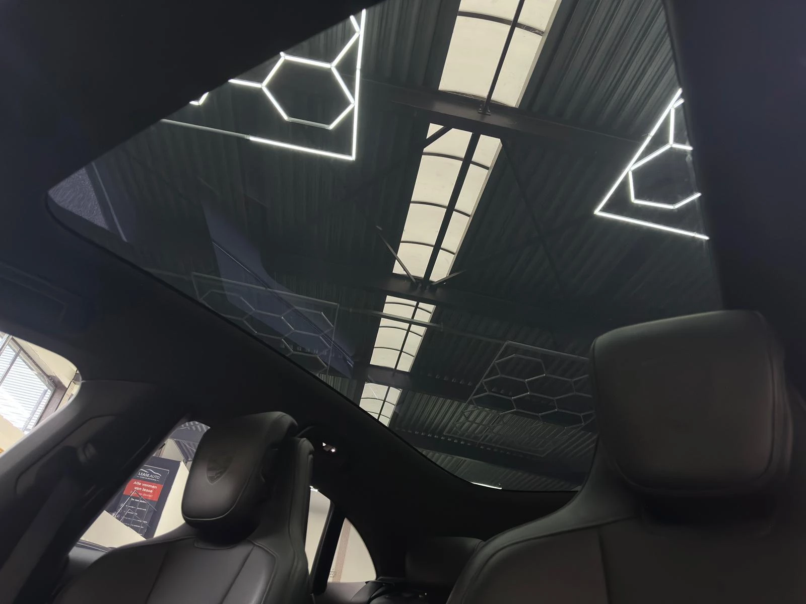 Hoofdafbeelding Porsche Taycan