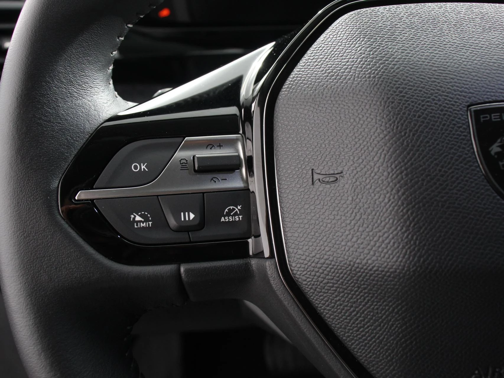 Hoofdafbeelding Peugeot 408