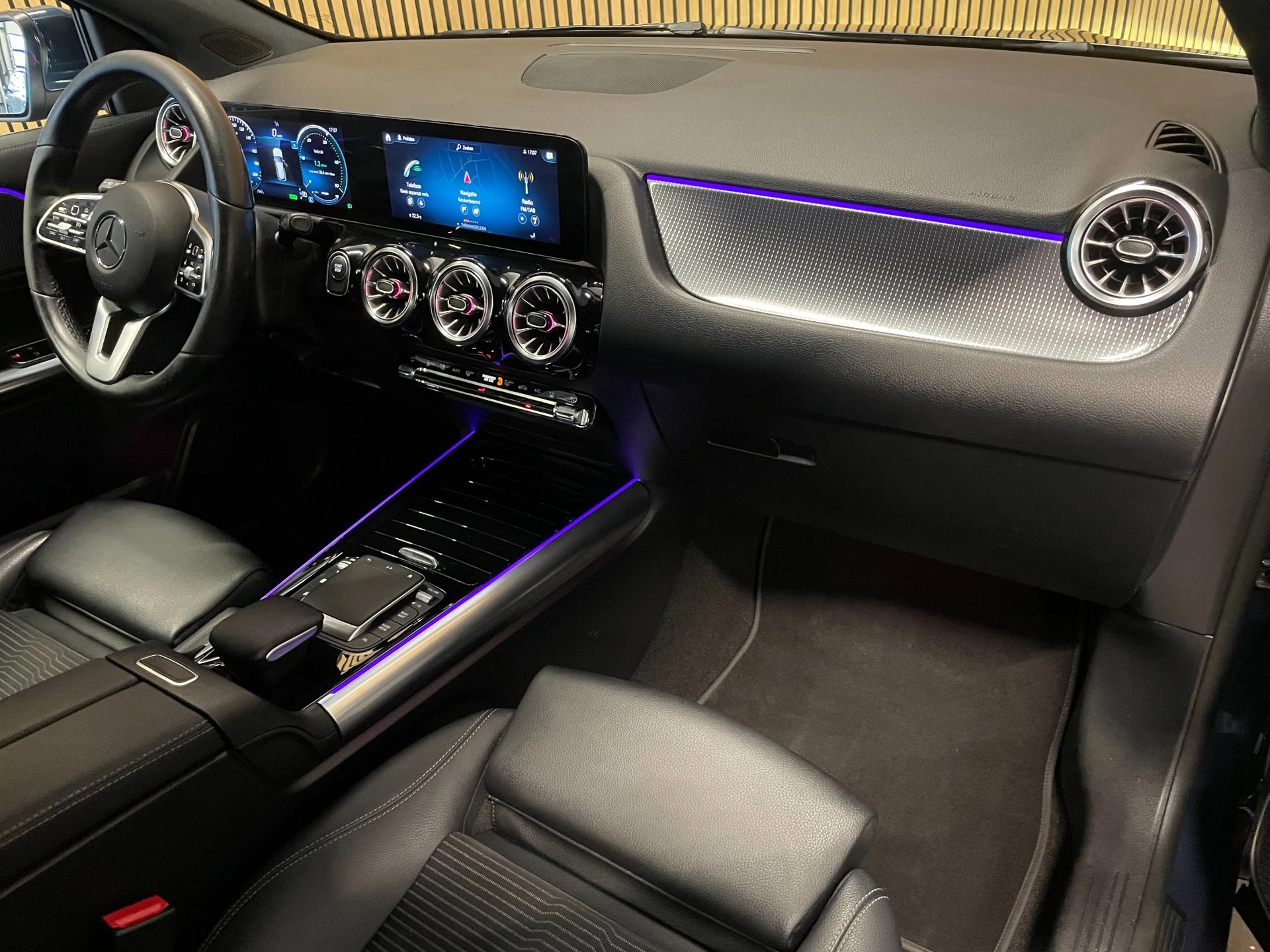 Hoofdafbeelding Mercedes-Benz EQA
