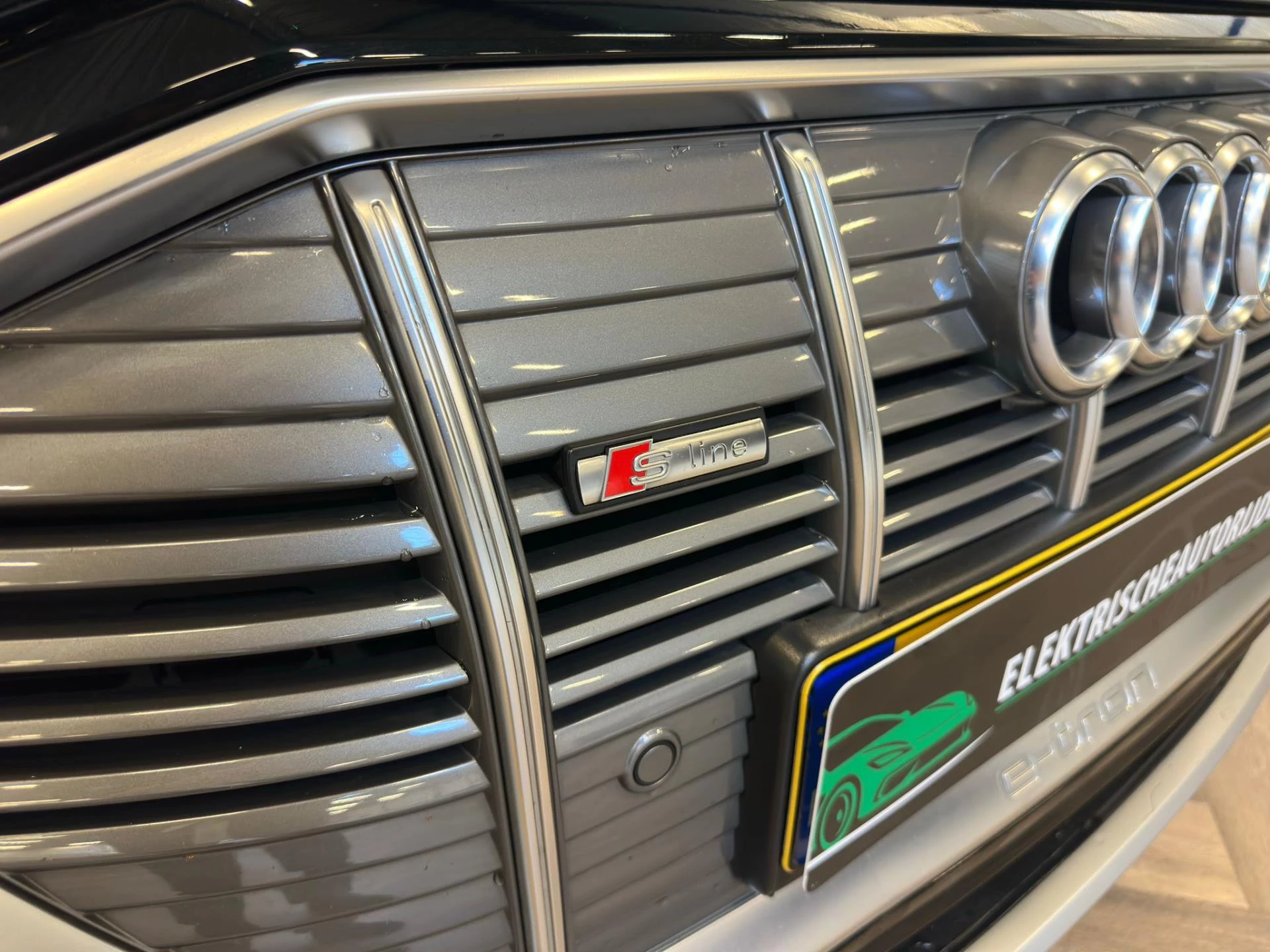 Hoofdafbeelding Audi e-tron