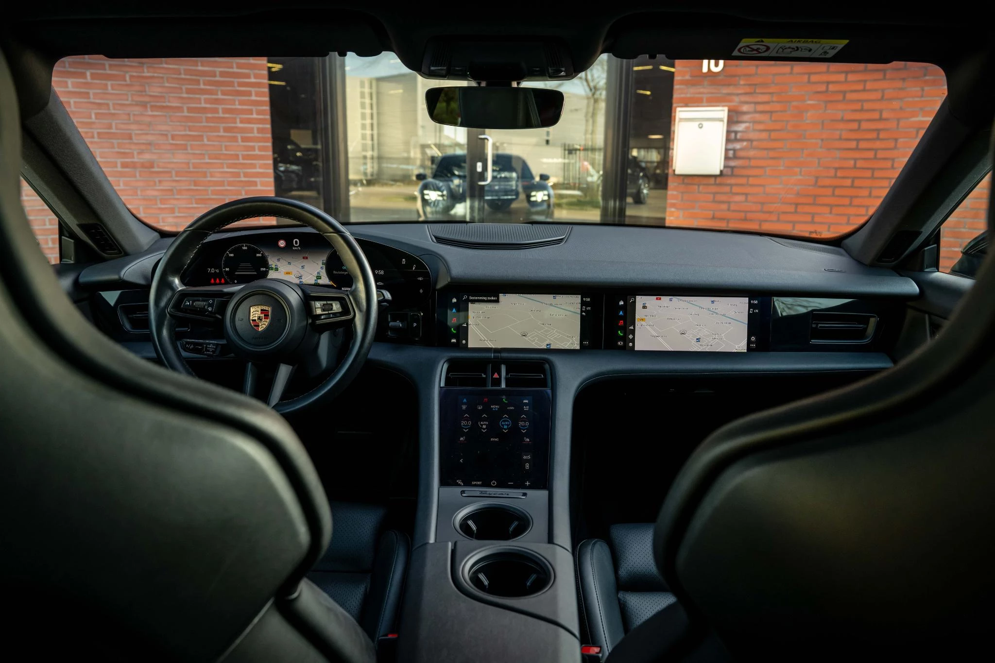 Hoofdafbeelding Porsche Taycan