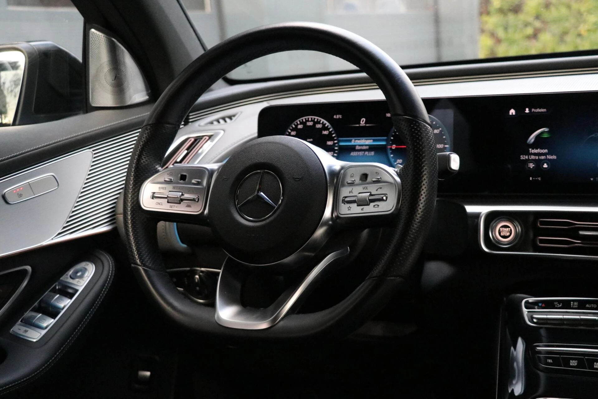 Hoofdafbeelding Mercedes-Benz EQC