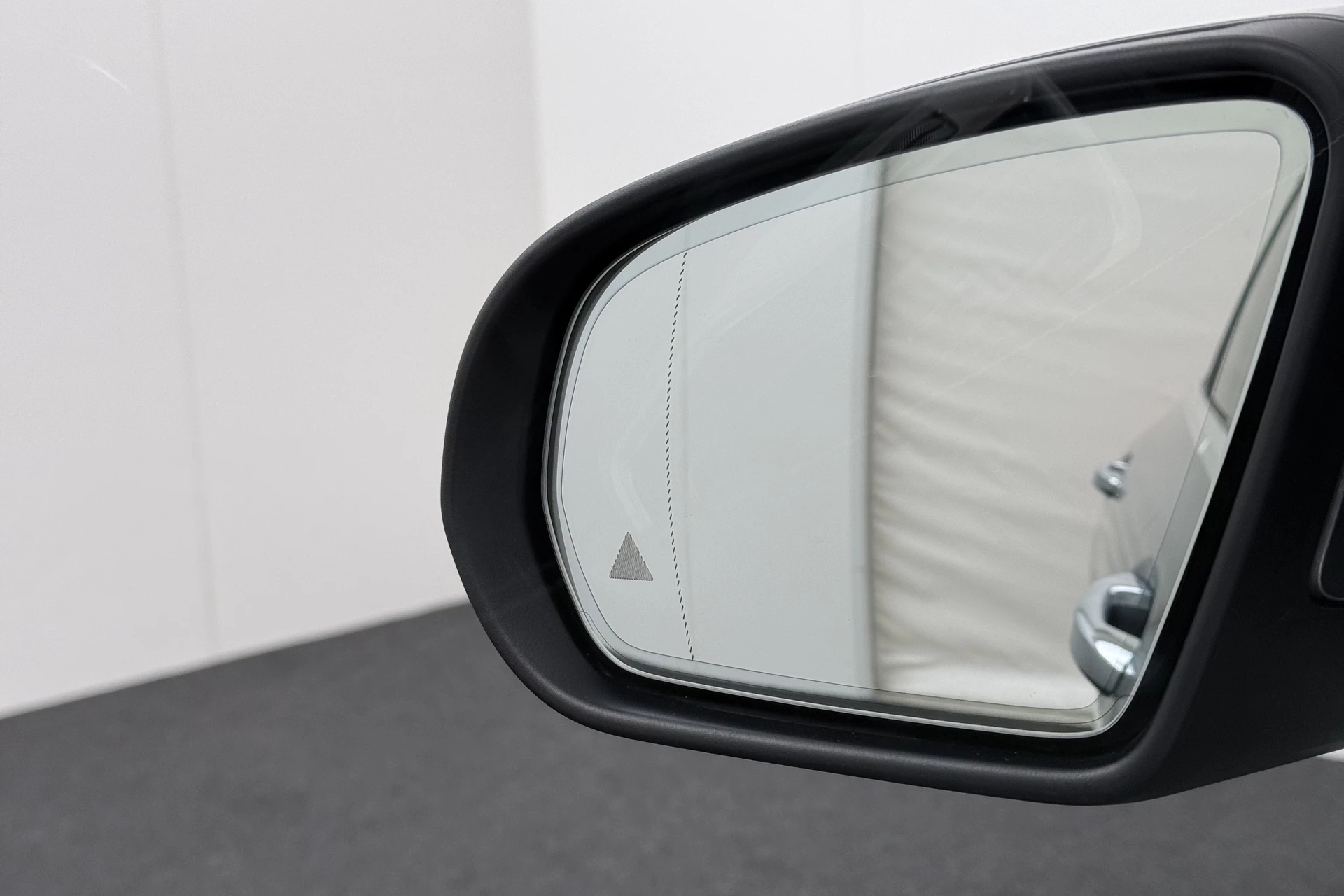 Hoofdafbeelding Mercedes-Benz EQC