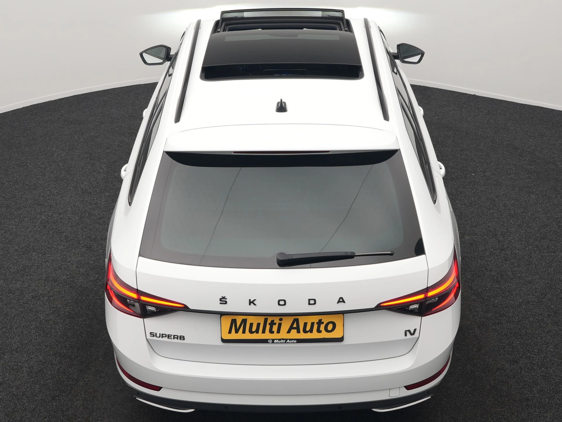 Hoofdafbeelding Škoda Superb