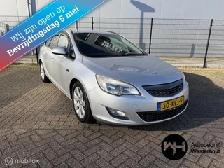 Opel Astra Sports Tourer 1.4 Cosmo Airco Navi Parkeersensoren