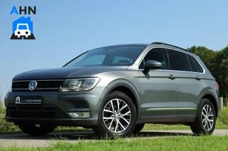 Hoofdafbeelding Volkswagen Tiguan Volkswagen Tiguan 1.4 TSI / Stoelverwarming / Navi / ACC / Trekhaak / PDC / Lane Assist / 17"