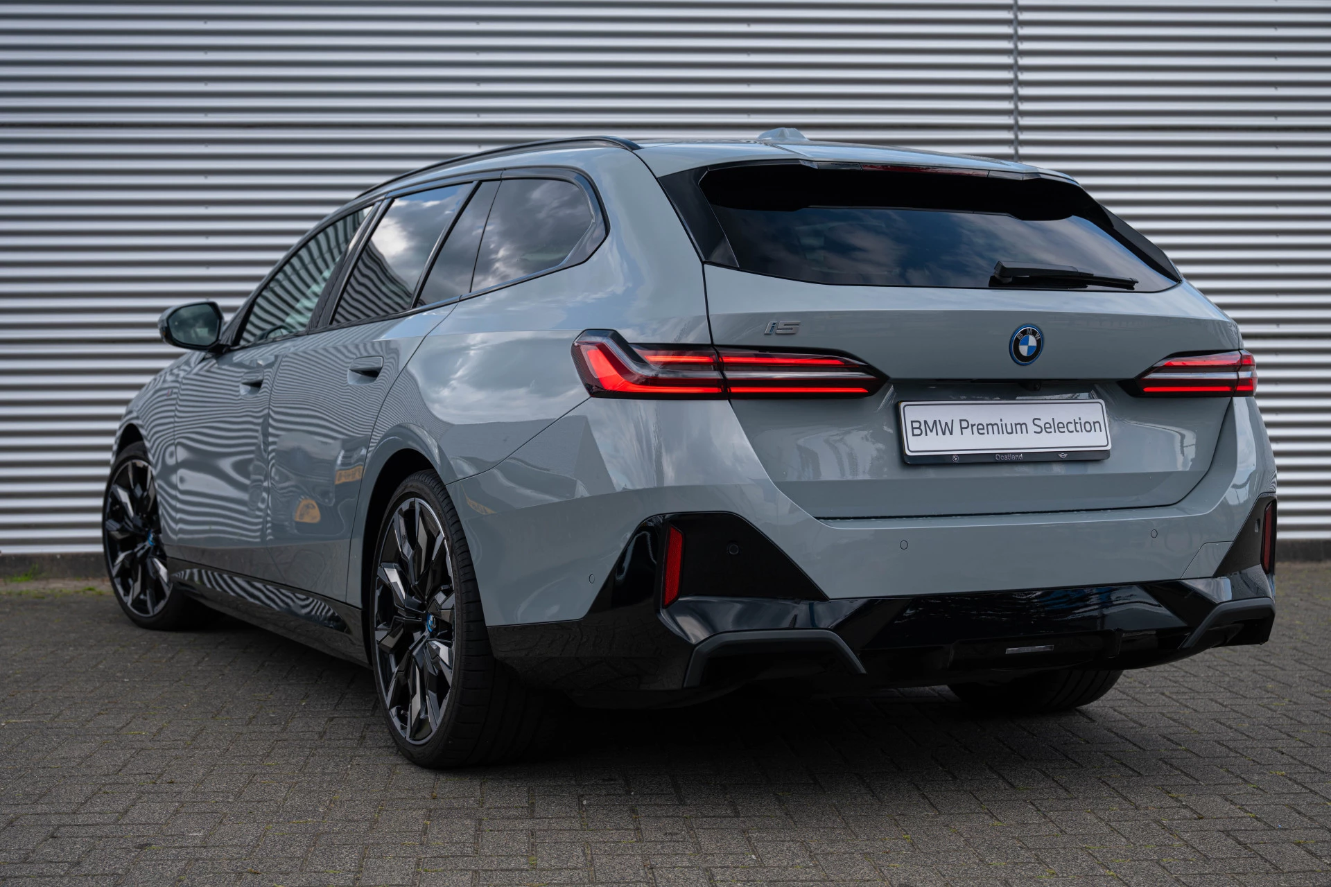 Hoofdafbeelding BMW i5