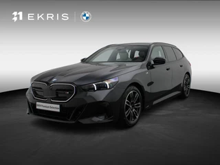 BMW i5 Touring M60 xDrive M Sportpakket Pro | Innovation Pack | Travel Pack | Comfort Pack | Adaptief onderstel professional | Trekhhaak | Panoramadak | Driving Assistant Professional | Bowers & Wilkins | 19''