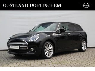 Hoofdafbeelding MINI Clubman MINI Clubman Cooper Automaat / Achteruitrijcamera / Comfort Access / LED / Comfortstoelen / Stoelverwarming / Airconditioning / Cruise Control