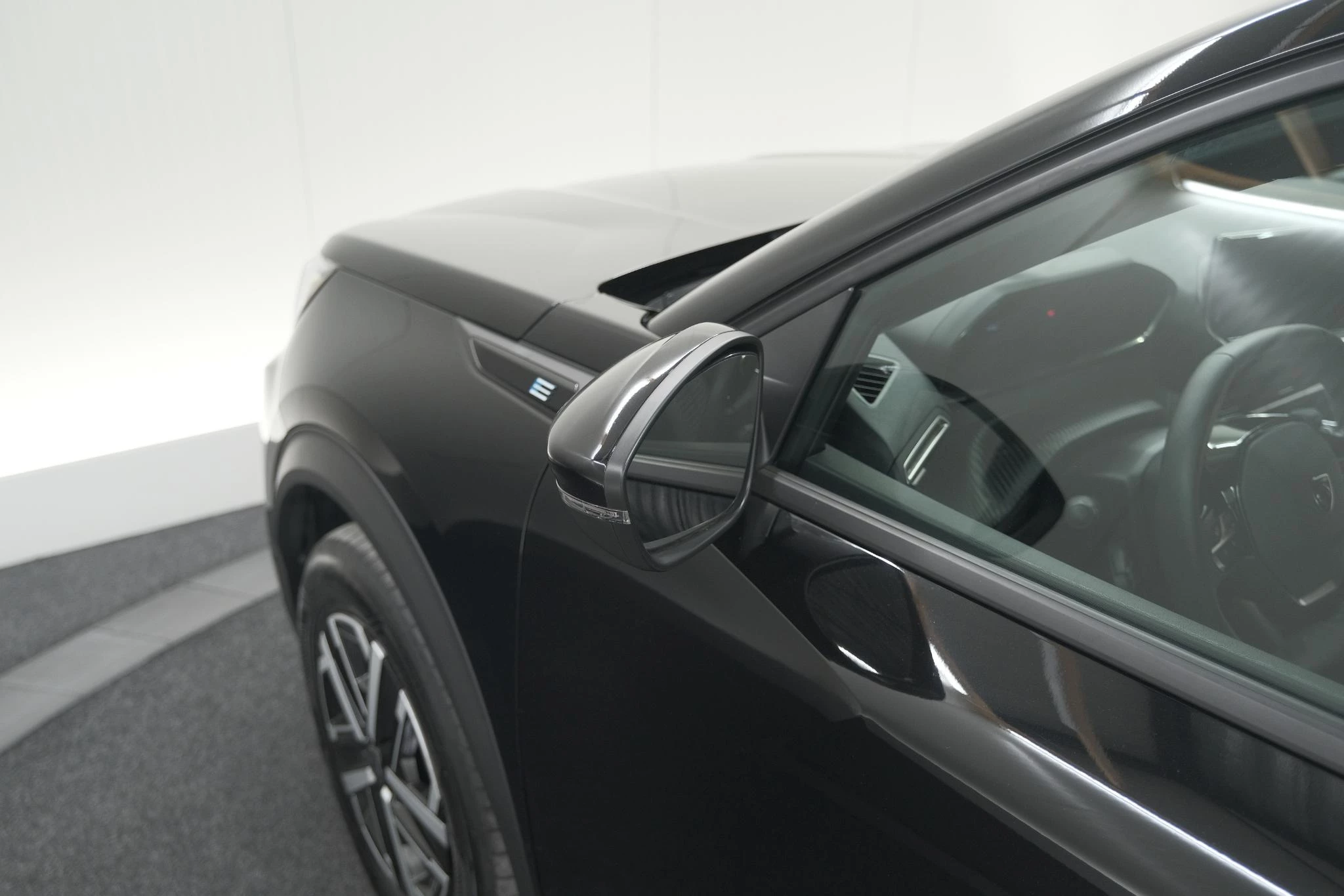 Hoofdafbeelding Peugeot e-2008