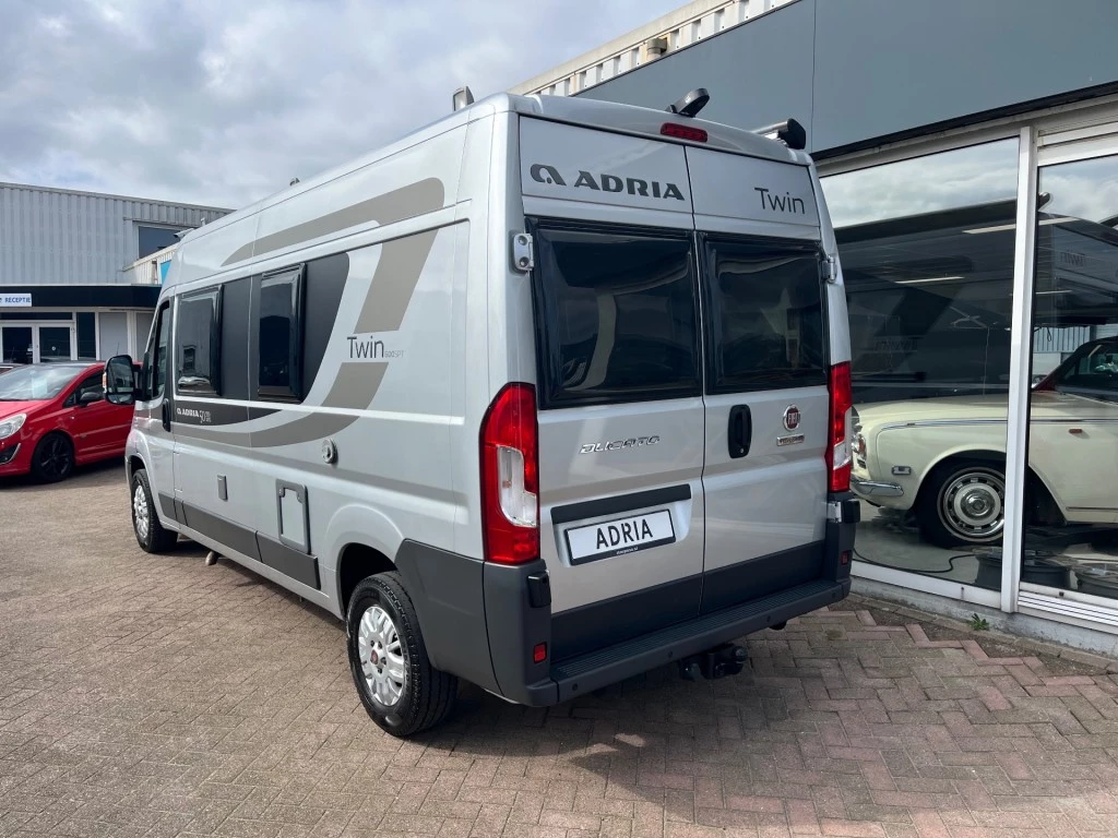Hoofdafbeelding Adria Twin 600spt 50 Years Edition