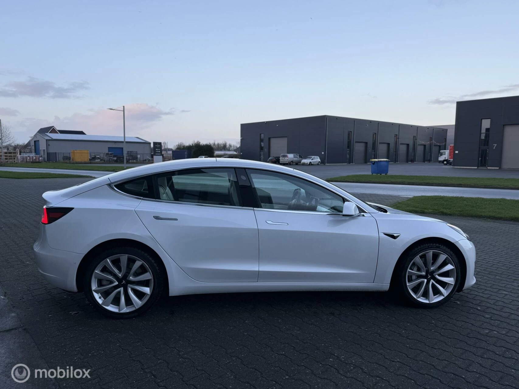 Hoofdafbeelding Tesla Model 3