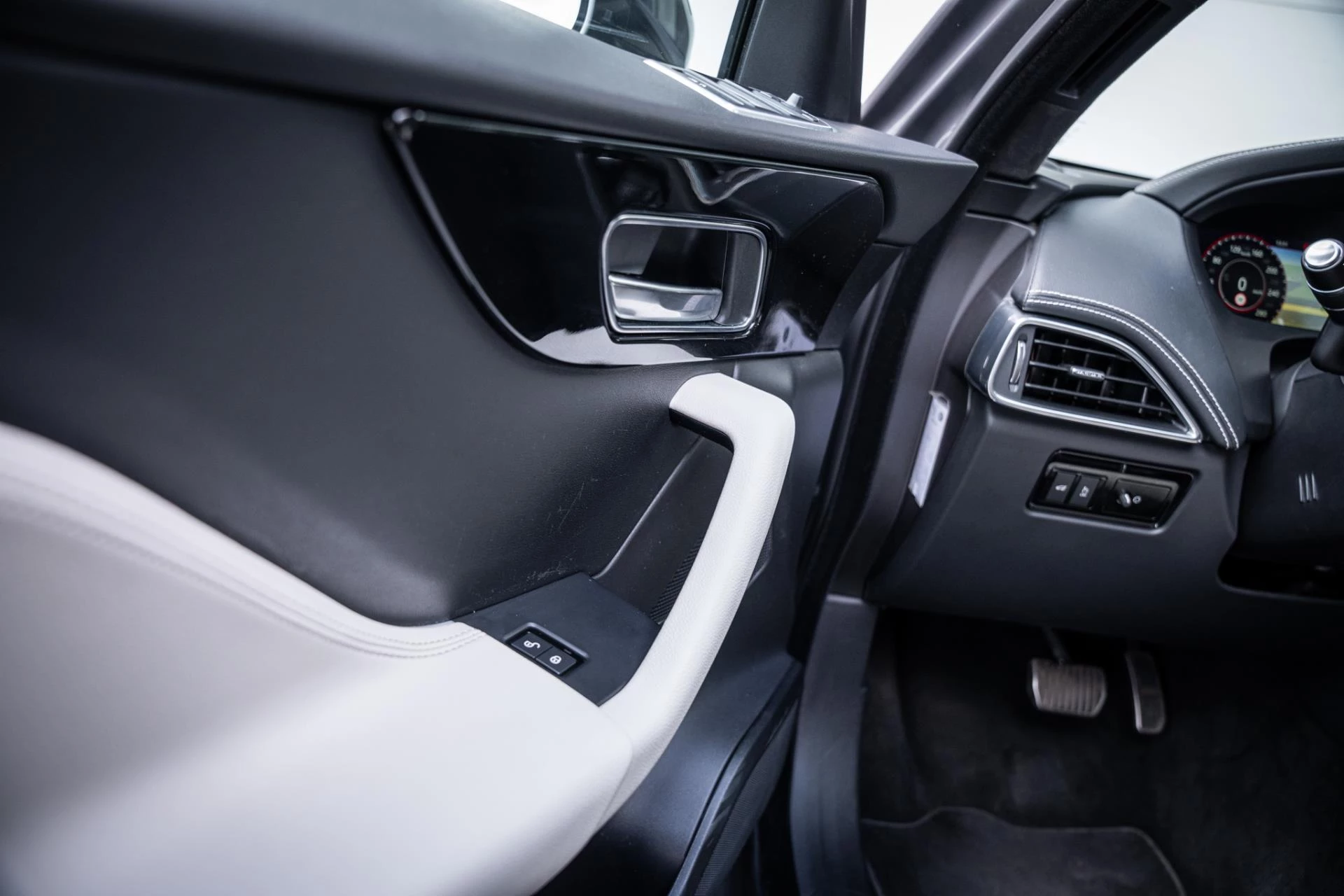 Hoofdafbeelding Jaguar F-PACE