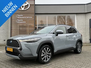 Toyota Corolla Cross 2.0 HIGH POWER HYBRID FIRST EDITION STOELVERW BLIND-SPOT PARK-SENSOREN EL-ACHTERKLEP NAVI APPLE/ANDROID NL-AUTO