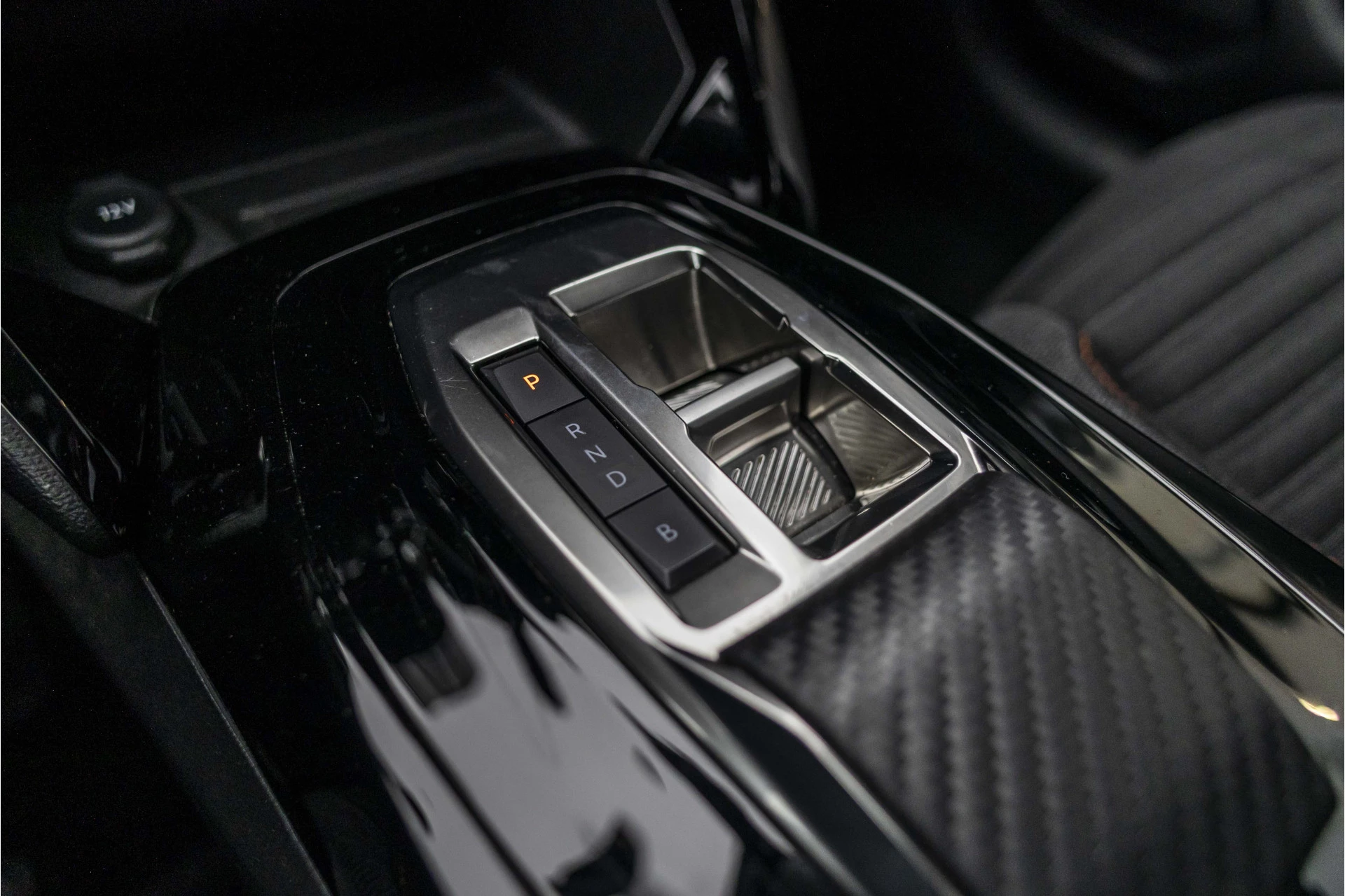 Hoofdafbeelding Peugeot e-208