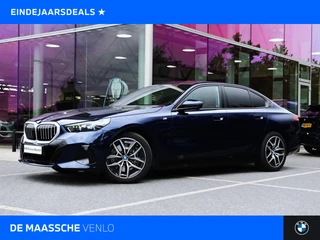 BMW 5 Serie 550e xDrive M Sport Automaat / Panoramadak / Stoelverwarming / Adaptieve LED / Driving Assistant / 19" LMV