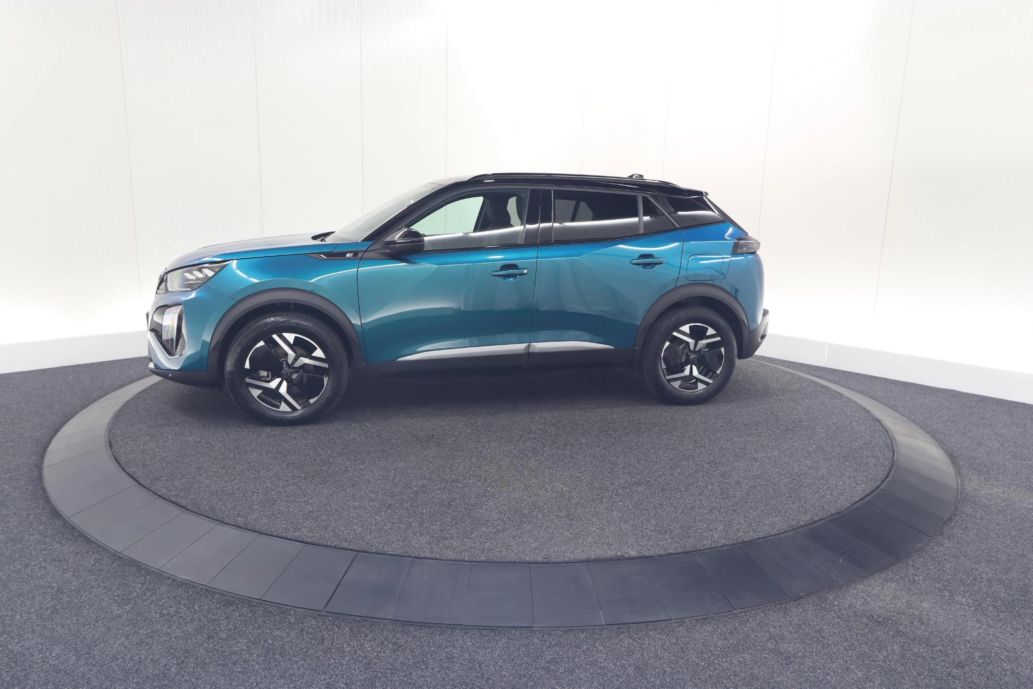 Hoofdafbeelding Peugeot e-2008