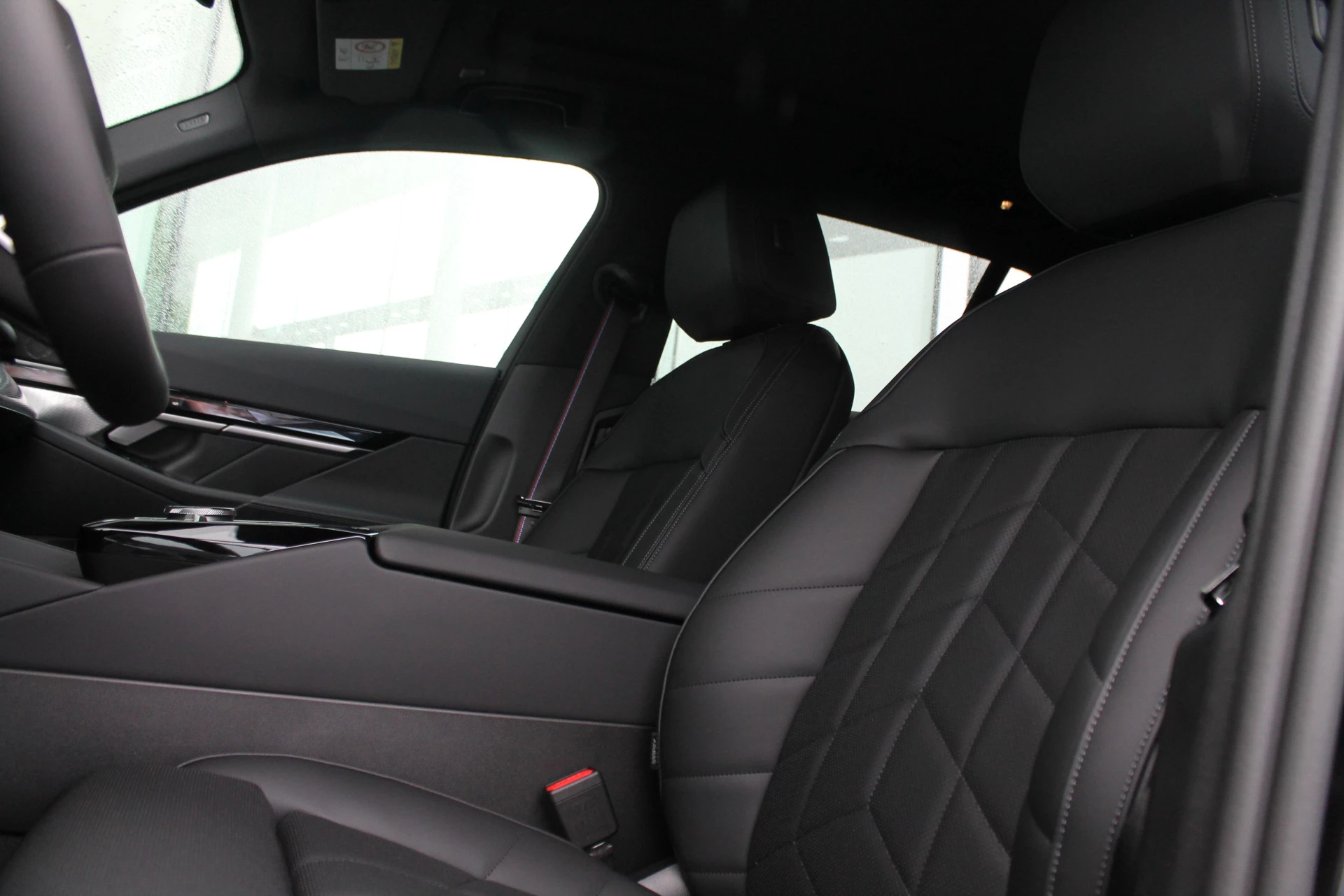 Hoofdafbeelding BMW i5
