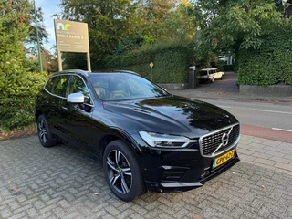 Hoofdafbeelding Volvo XC60 Volvo XC60 T5 R-Design/BTW Auto/250 pk/HUD/Pilot assist/Panoramadak/IntelliSafe/Camera