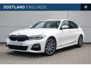 BMW 3 Serie 320i High Executive M Sport Automaat / Schuif-kanteldak / Sportstoelen / Achteruitrijcamera / LED / M Sportonderstel / Live Cockpit Professional