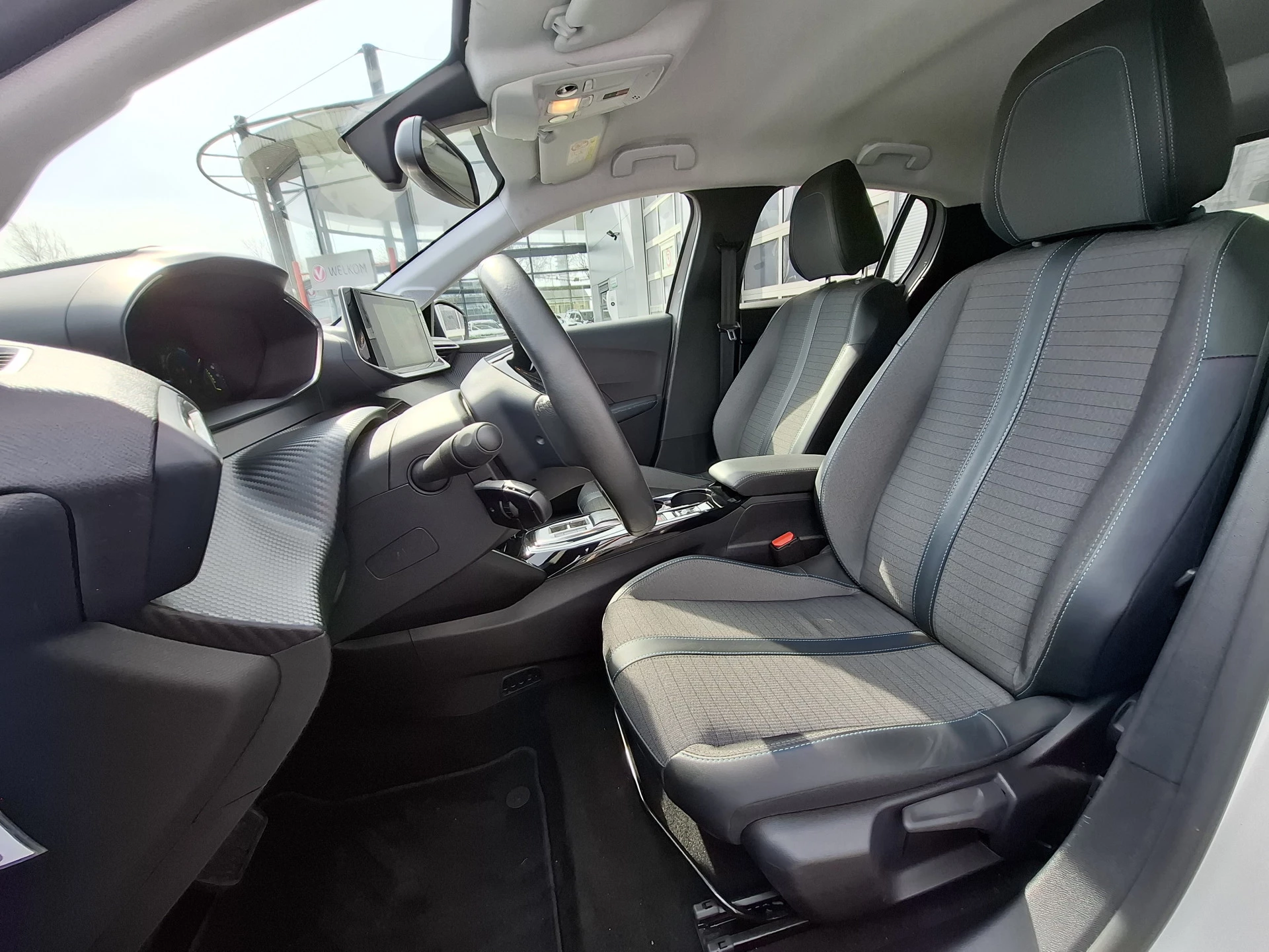 Hoofdafbeelding Peugeot e-208