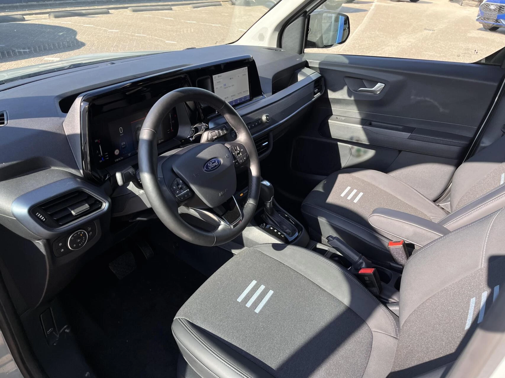 Hoofdafbeelding Ford Transit Courier