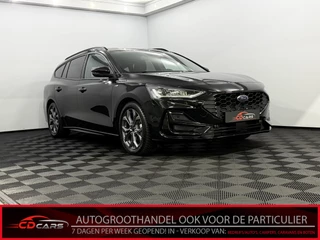 Hoofdafbeelding Ford Focus Ford Focus 1.0 EcoBoost Hybrid ST Line Camera, Nvi, Keyless start, Cruise control, Rijstrook correctie, Lichtmetalen velgen, 155PK