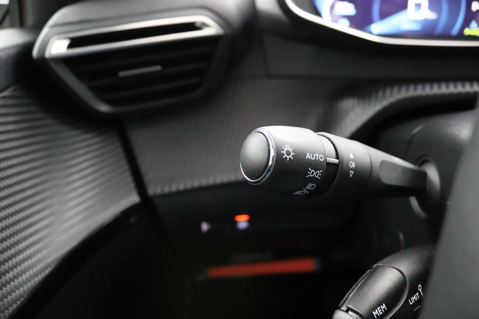 Hoofdafbeelding Peugeot e-208